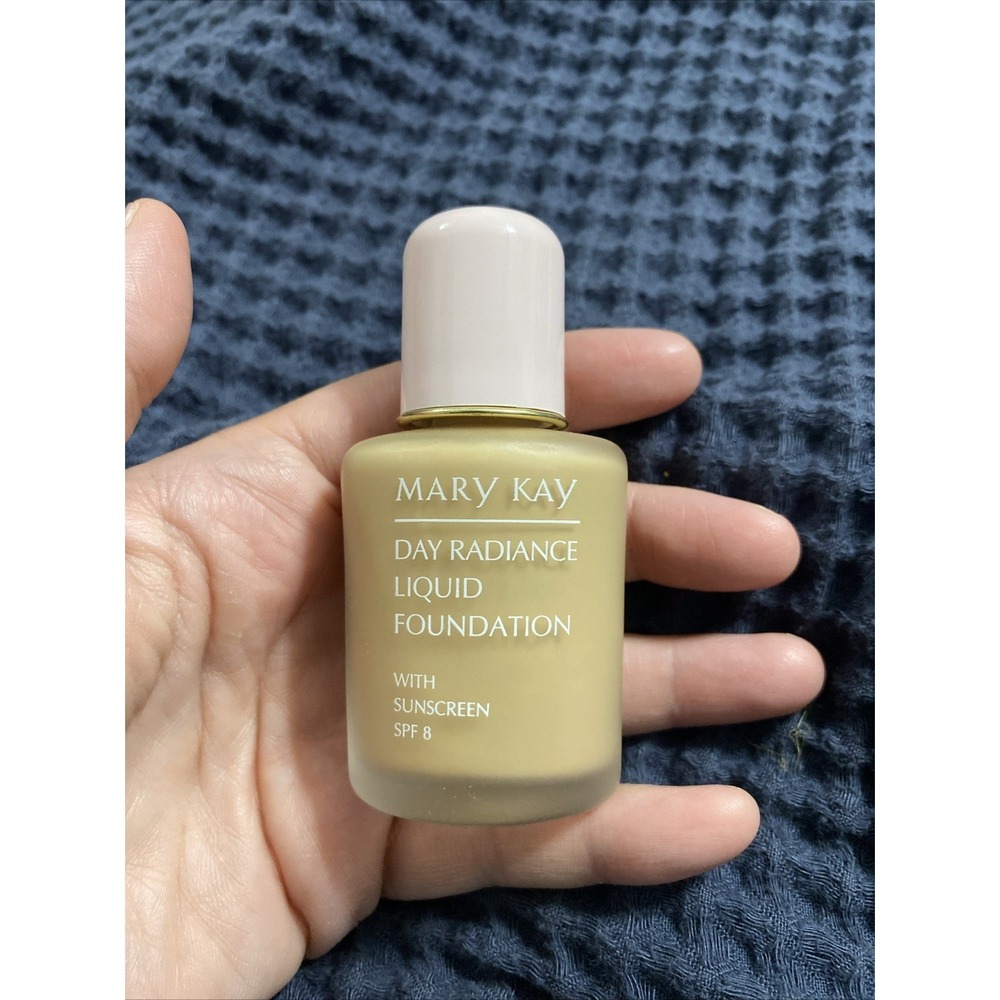 Mary Kay Day Radiance Foundation 1 fl oz True Beige New
